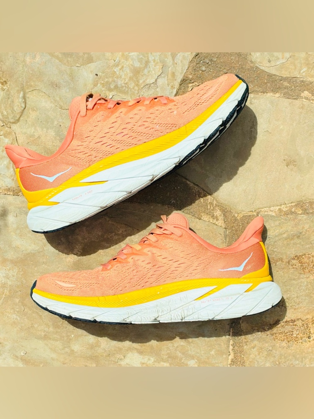 HOKA ONE ONE CLIFTON 8 SUN BAKED / SHELL CORAL RUNNING SHOES SZ 8.5